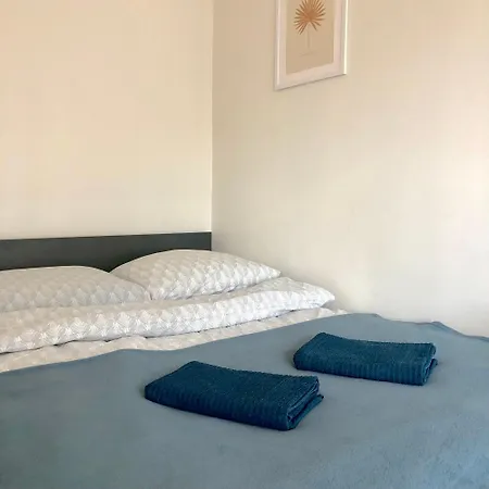 Kawalerka Z Prywatna Lazienka I Kuchnia